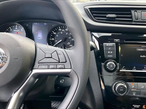 Certified 2020 Nissan Rogue Sport S FWD image 24
