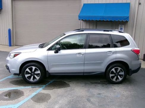 Used 2018 Subaru Forester 2.5i w/ Alloy Wheel Package AWD/4WD image 3