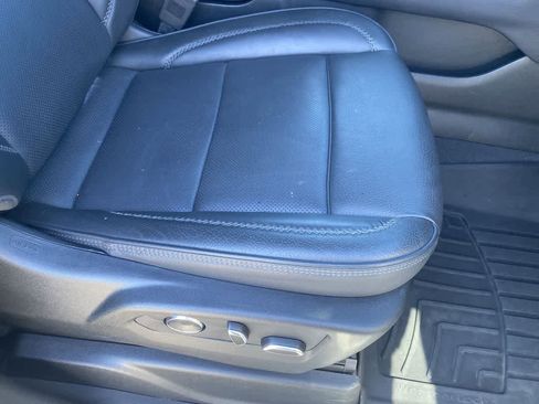 Used 2024 GMC Yukon XL Denali image 24