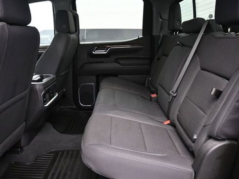 Used 2025 GMC Sierra 1500 Elevation w/ Preferred Package image 11
