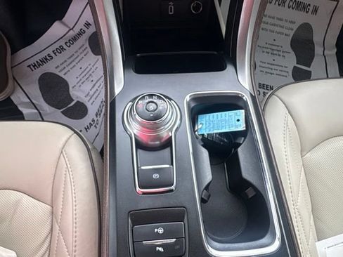 Used 2017 Ford Fusion Platinum AWD/4WD image 21