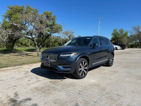 Certified 2024 Volvo XC90 T8 Plus w/ Protection Package Premier image 2