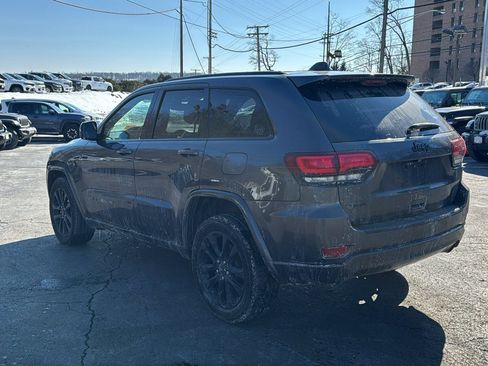 Used 2019 Jeep Grand Cherokee Altitude image 9