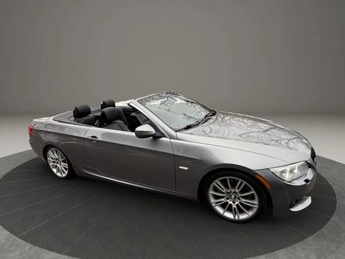 Used 2013 BMW 335i Convertible image 14
