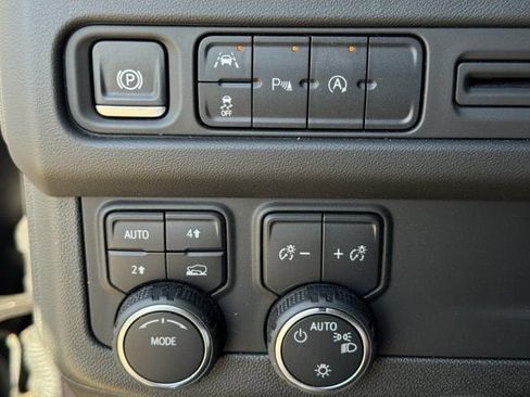 Used 2024 Chevrolet Suburban LT AWD/4WD image 24