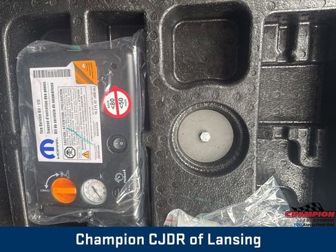 Used 2025 Jeep Compass Limited image 16