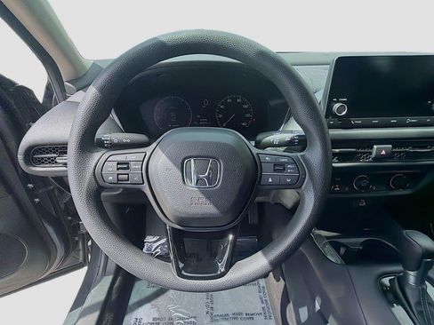 Certified 2023 Honda HR-V LX image 10