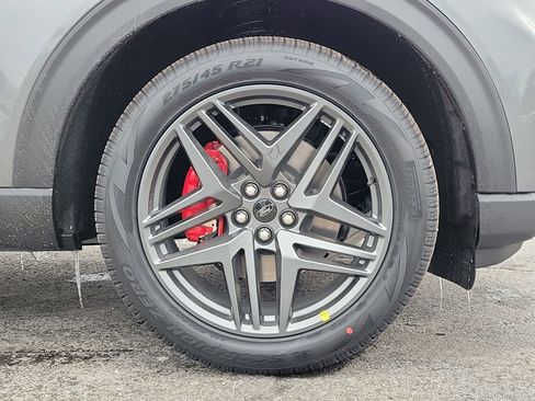 New 2026 Ford Explorer ST-Line w/ ST-Line Street Pack image 9