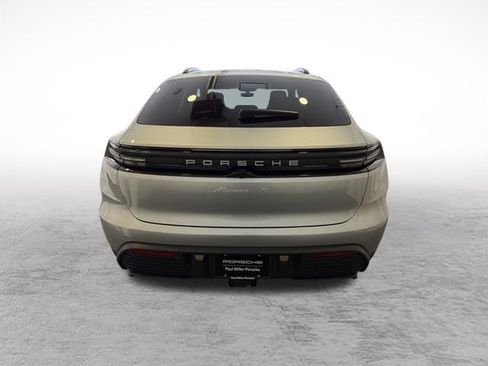 Used 2025 Porsche Macan 4S Electric AWD/4WD image 8