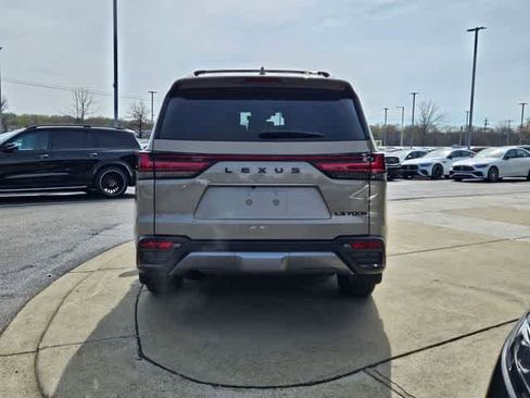 Used 2025 Lexus LX 700h Overtrail image 8