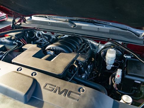 Used 2017 GMC Yukon SLT image 27