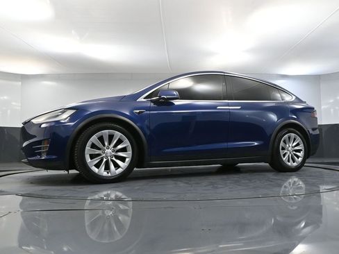 Used 2018 Tesla Model X 100D image 53