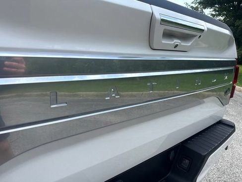 Used 2017 Ford F150 Platinum w/ Equipment Group 701A Luxury AWD/4WD image 6