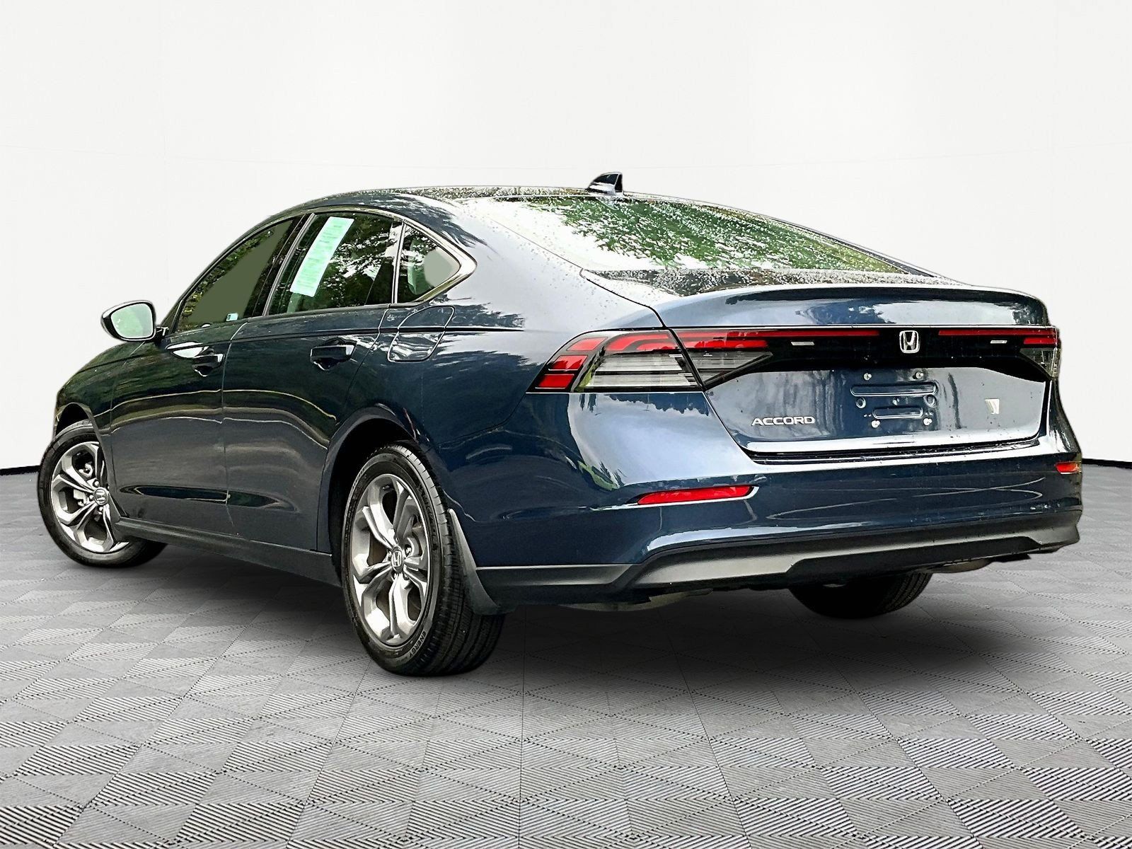 Used 2024 Honda Accord EX image 4