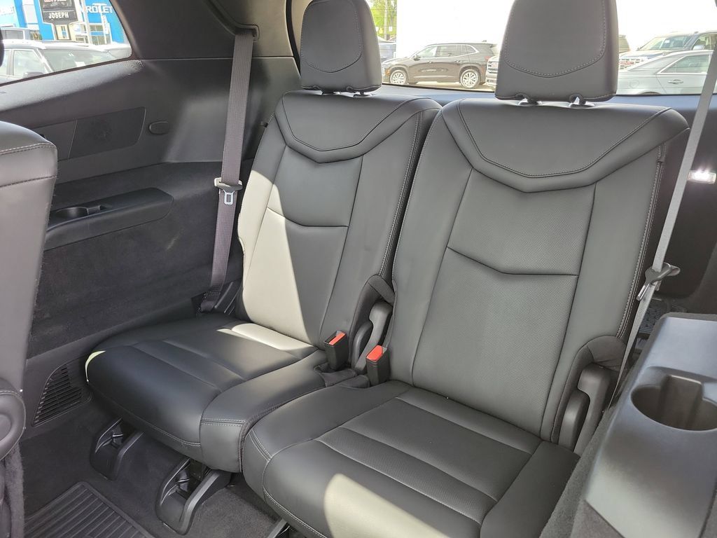 Used 2024 Cadillac XT6 Premium Luxury AWD/4WD image 15