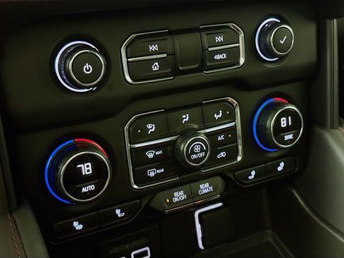 Used 2021 Chevrolet Tahoe RST image 17