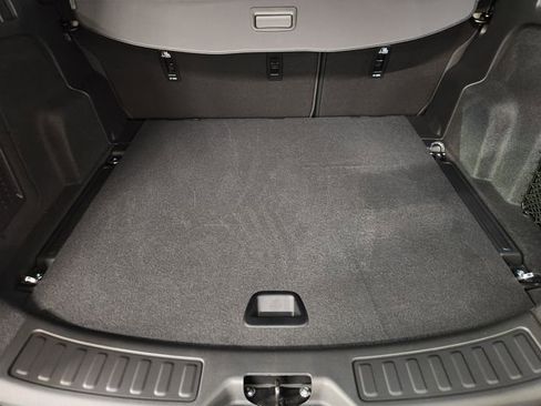 New 2026 Land Rover Discovery Sport Landmark AWD/4WD image 31