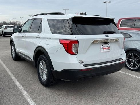 Used 2021 Ford Explorer XLT image 4