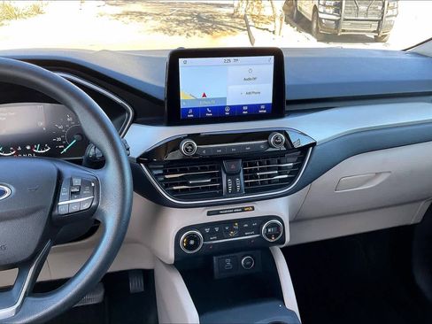 Used 2020 Ford Escape SE image 7