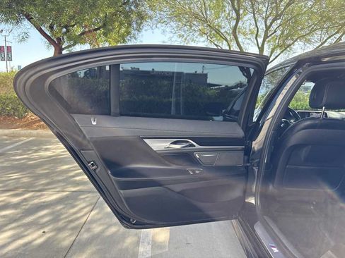Used 2019 BMW 740i w/ M Sport Package RWD image 11