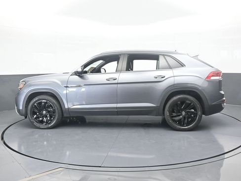 Used 2022 Volkswagen Atlas Cross Sport SE w/ Black Wheel Package image 3