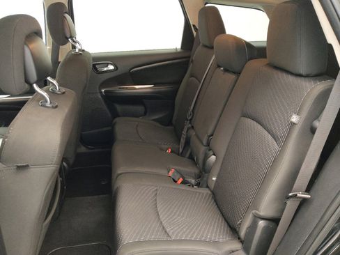 Used 2018 Dodge Journey SE w/ Connectivity Group FWD image 18