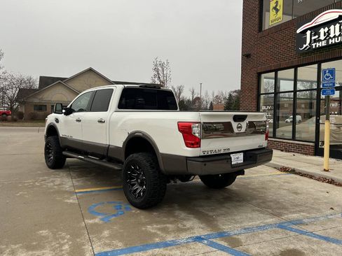 Used 2016 Nissan Titan Platinum Reserve image 9