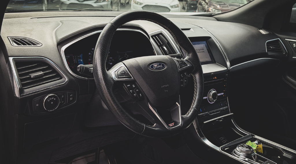 Used 2019 Ford Edge ST w/ Equipment Group 401A AWD/4WD image 2