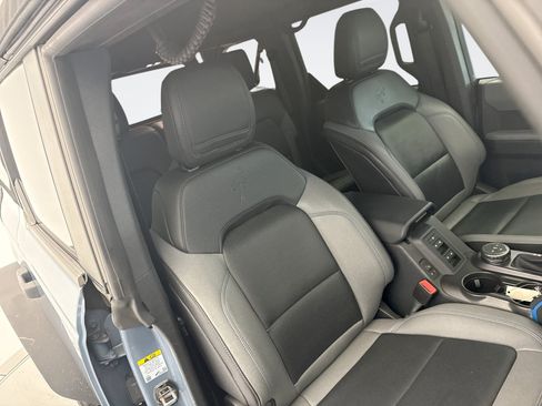 Used 2023 Ford Bronco Black Diamond AWD/4WD image 17