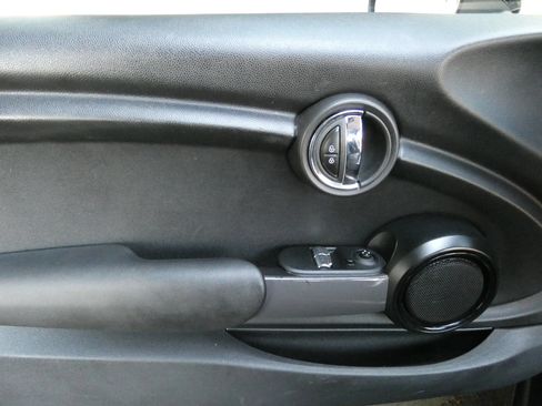 Used 2018 MINI Cooper 2-Door Hardtop FWD image 37