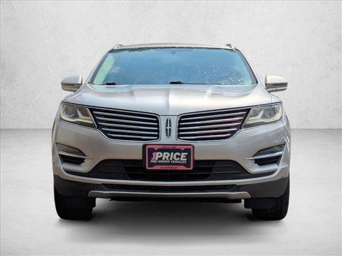 Used 2017 Lincoln MKC Select w/ Select Plus Package AWD/4WD image 2