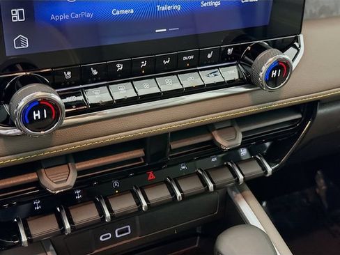 New 2026 Chevrolet Colorado ZR2 w/ Technology Package AWD/4WD image 17