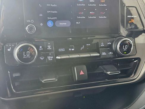 Certified 2024 Toyota Highlander XLE AWD/4WD image 18
