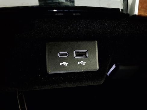 Used 2025 Cadillac Escalade Sport Platinum w/ LPO, ONYX Package image 25