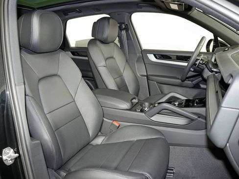 New 2026 Porsche Cayenne AWD/4WD image 38