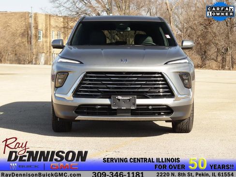 Used 2025 Buick Enclave Preferred image 2