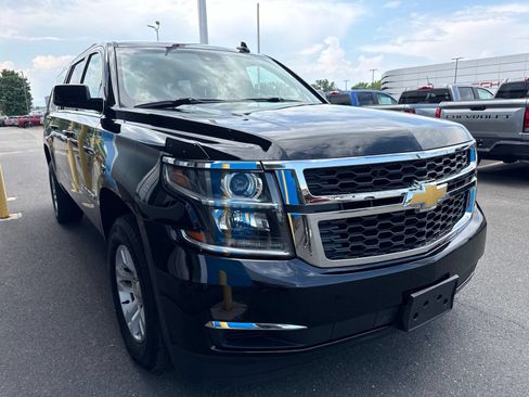 Used 2018 Chevrolet Suburban LT AWD/4WD image 4