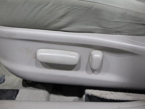 Used 2011 Toyota Camry LE w/ Fleet Convenience Pkg FWD image 11