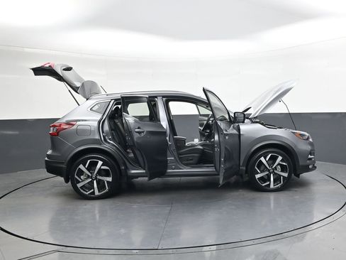 Used 2022 Nissan Rogue Sport SL w/ Premium Package image 38