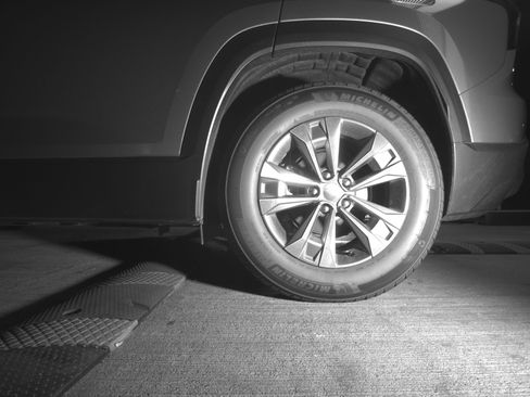 Used 2025 Chevrolet Equinox LT image 14