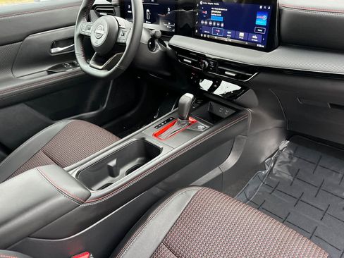 New 2026 Nissan Kicks SR image 16