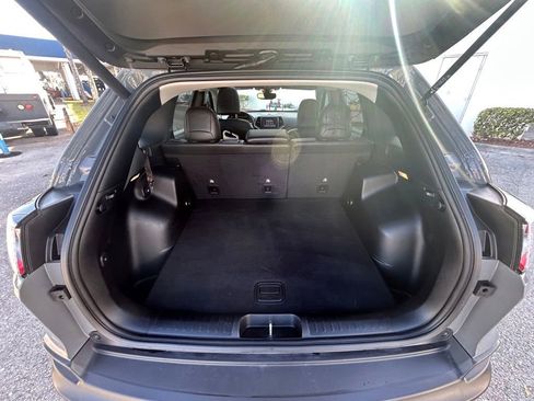 Used 2020 Jeep Cherokee Latitude Plus w/ Comfort/Convenience Group image 33