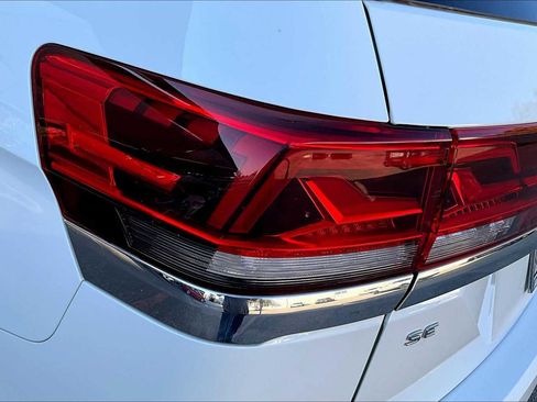 Certified 2024 Volkswagen Atlas SE image 56