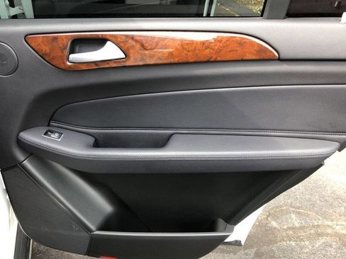 Used 2018 Mercedes-Benz GLS 450 4MATIC image 21