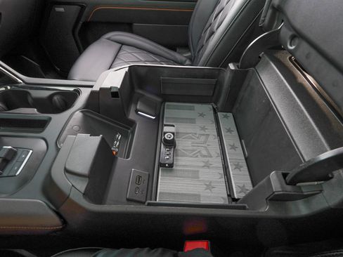 Used 2024 GMC Sierra 1500 AT4 w/ Technology Package image 32