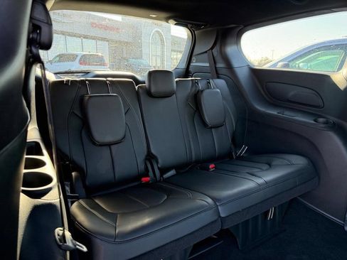 Used 2026 Chrysler Pacifica Select AWD/4WD image 7