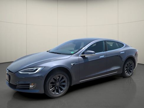 Used 2020 Tesla Model S AWD image 3