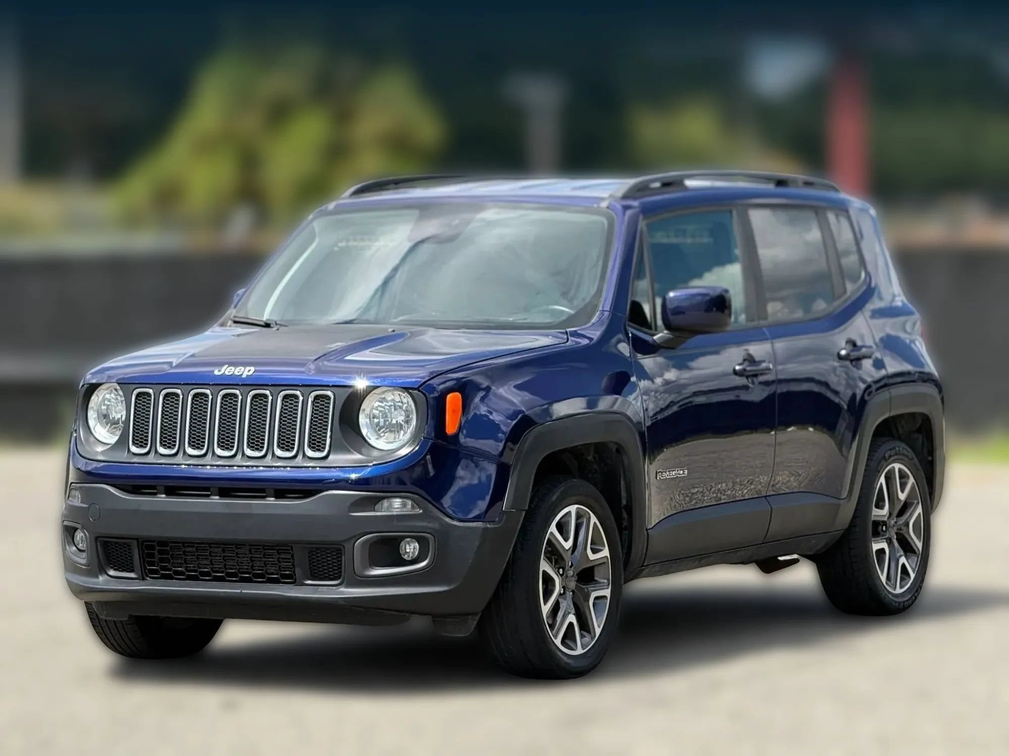 Used 2018 Jeep Renegade Latitude w/ Cold Weather Group AWD/4WD image 6