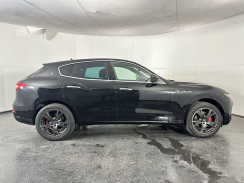 Used 2019 Maserati Levante image 13