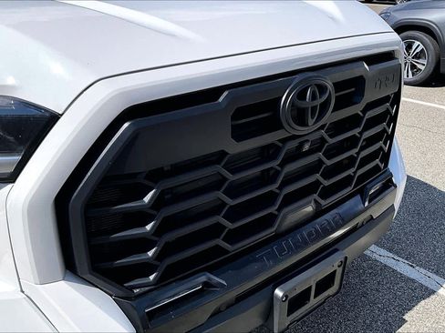 Used 2025 Toyota Tundra Limited w/ TRD Off-Road Package AWD/4WD image 29